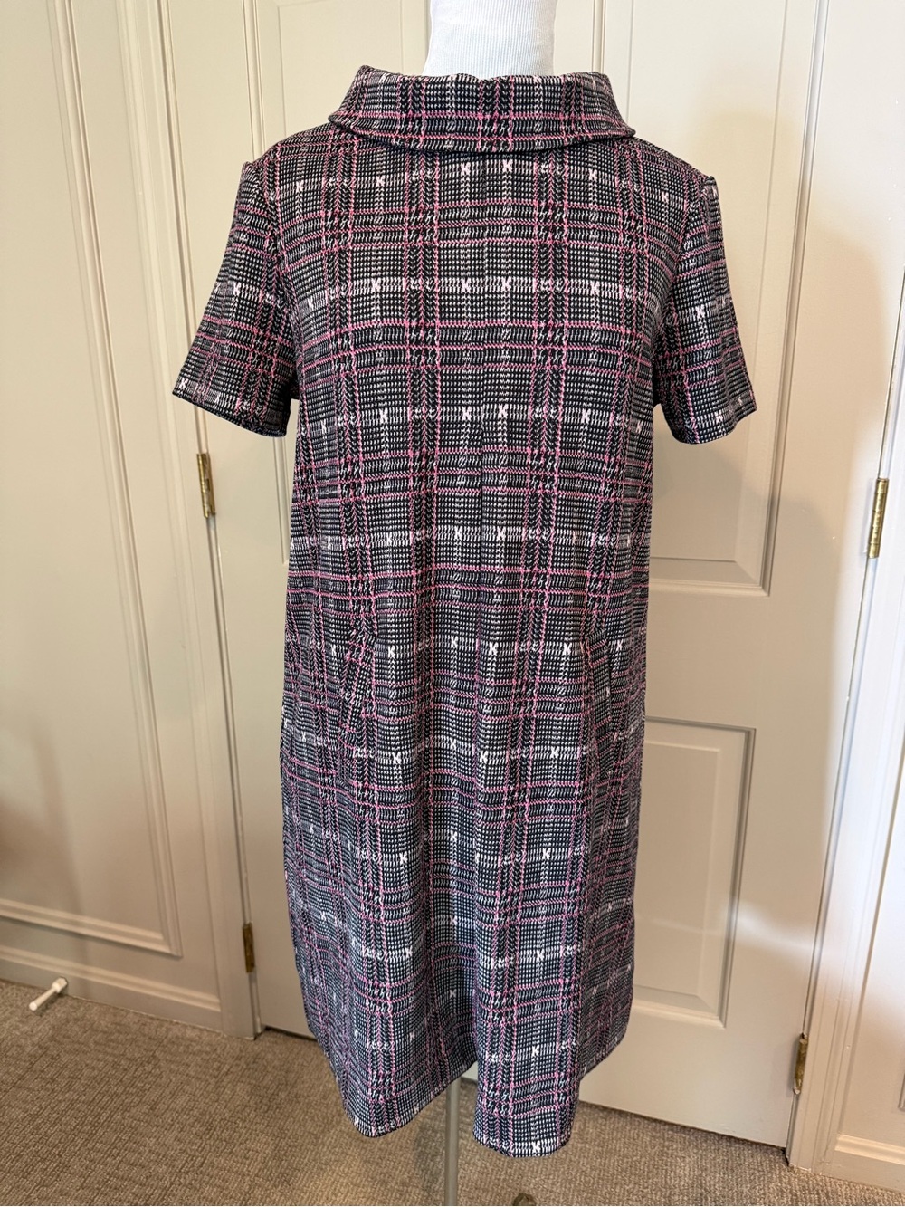 Tyler Boe Classic Plaid Shift Dress Black White Pink Cowl Neck Small NEW NWT